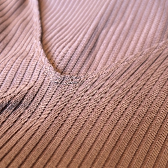 Aritzia Bodysuit - Picture 4 of 8